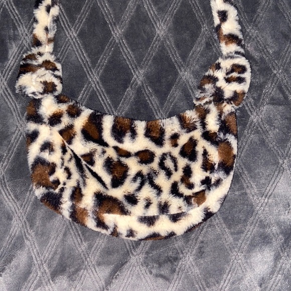 Leopard print shoulder bag - Picture 2 of 3